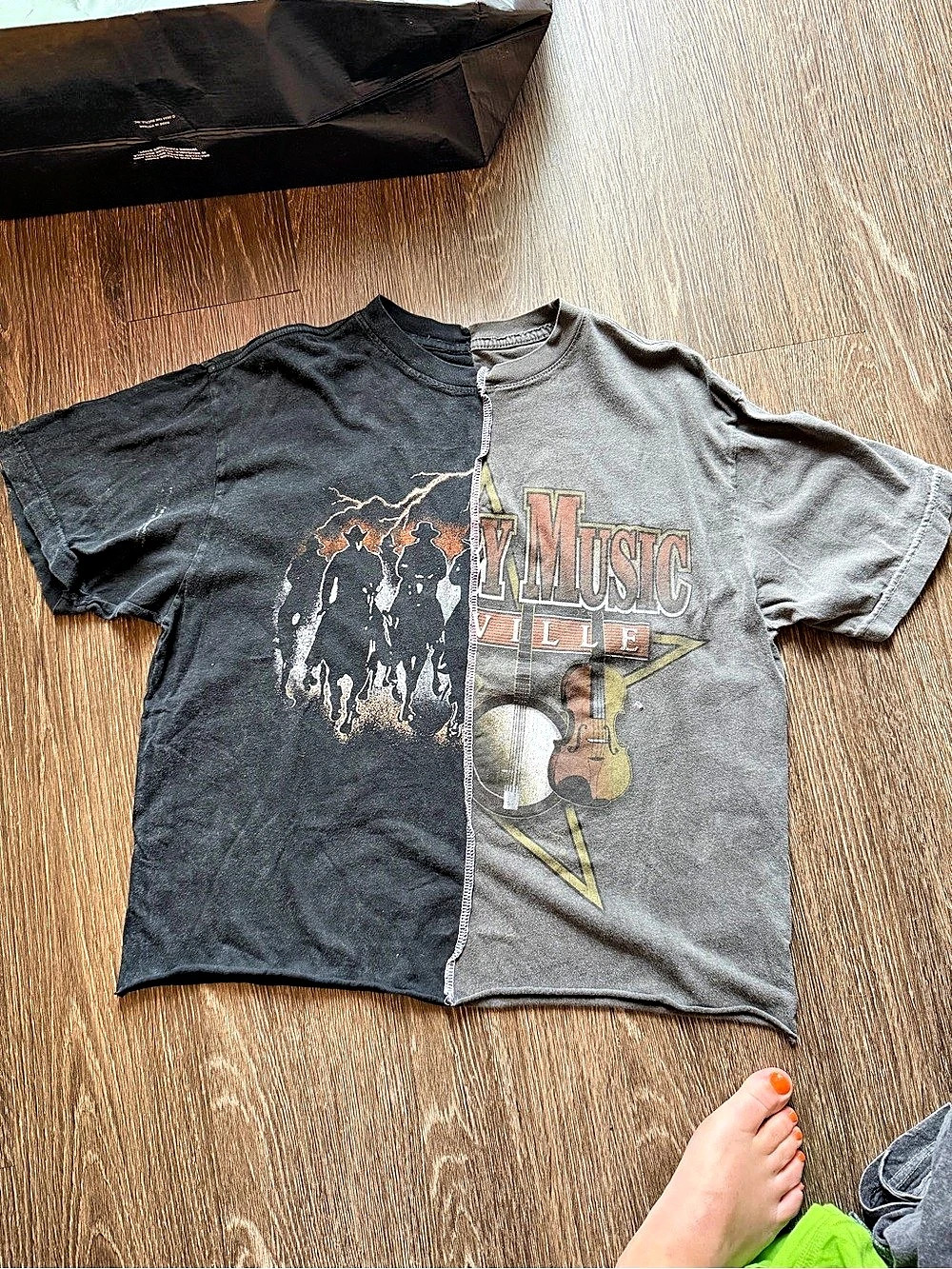 Color Block Graphic Tee in Gray & Black